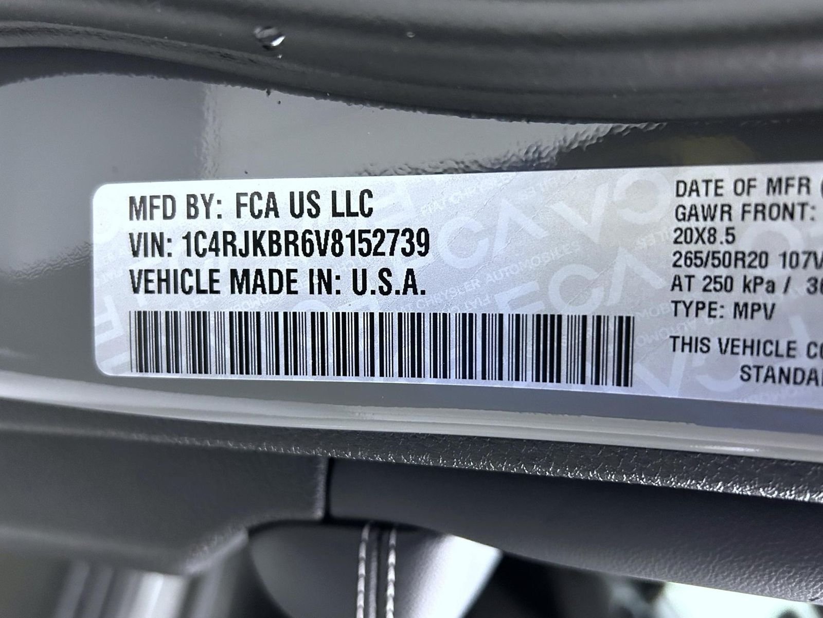 New 2027 Sting-Gray Clear-Coat Paint Jeep Limited image 26