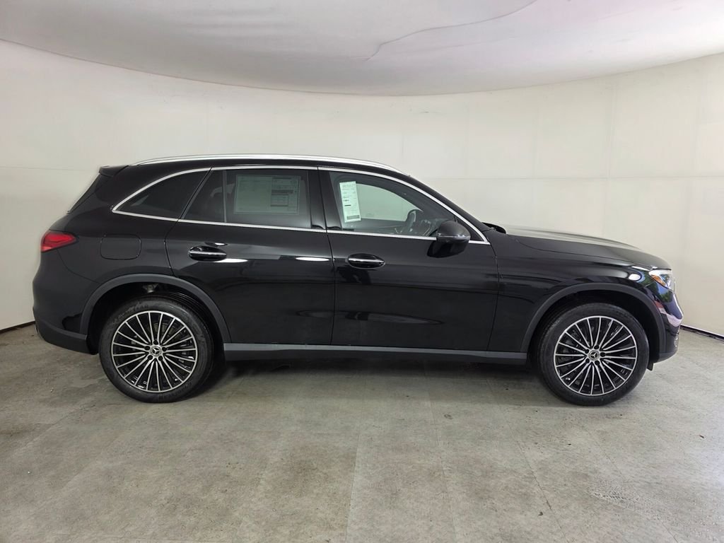 New 2026 Obsidian Black Metallic Mercedes-Benz GLC 300 image 3