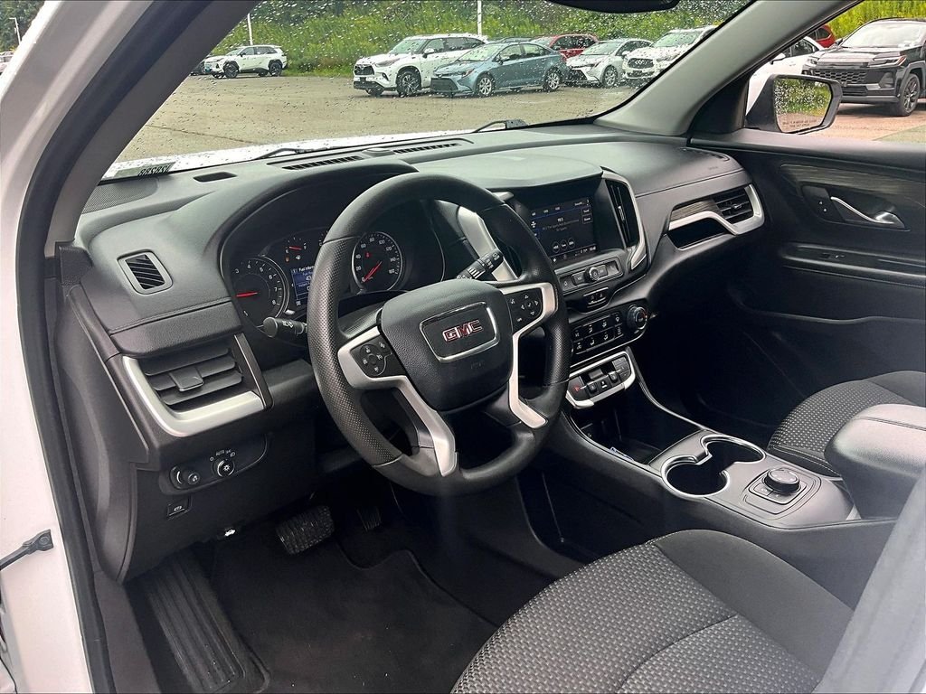 Used 2024 White GMC SLE image 8