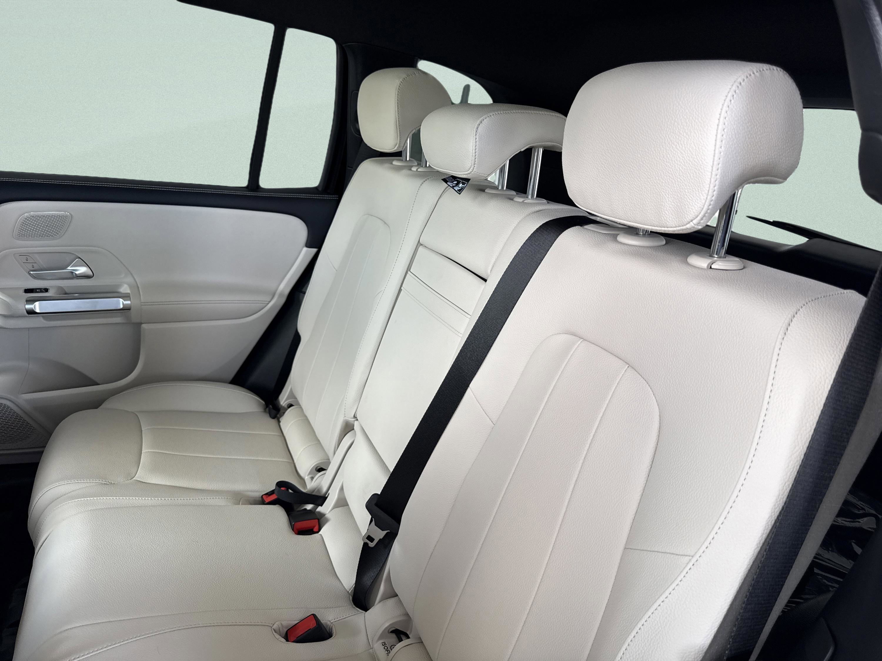 New 2026 Night Black Mercedes-Benz GLB 250 image 27