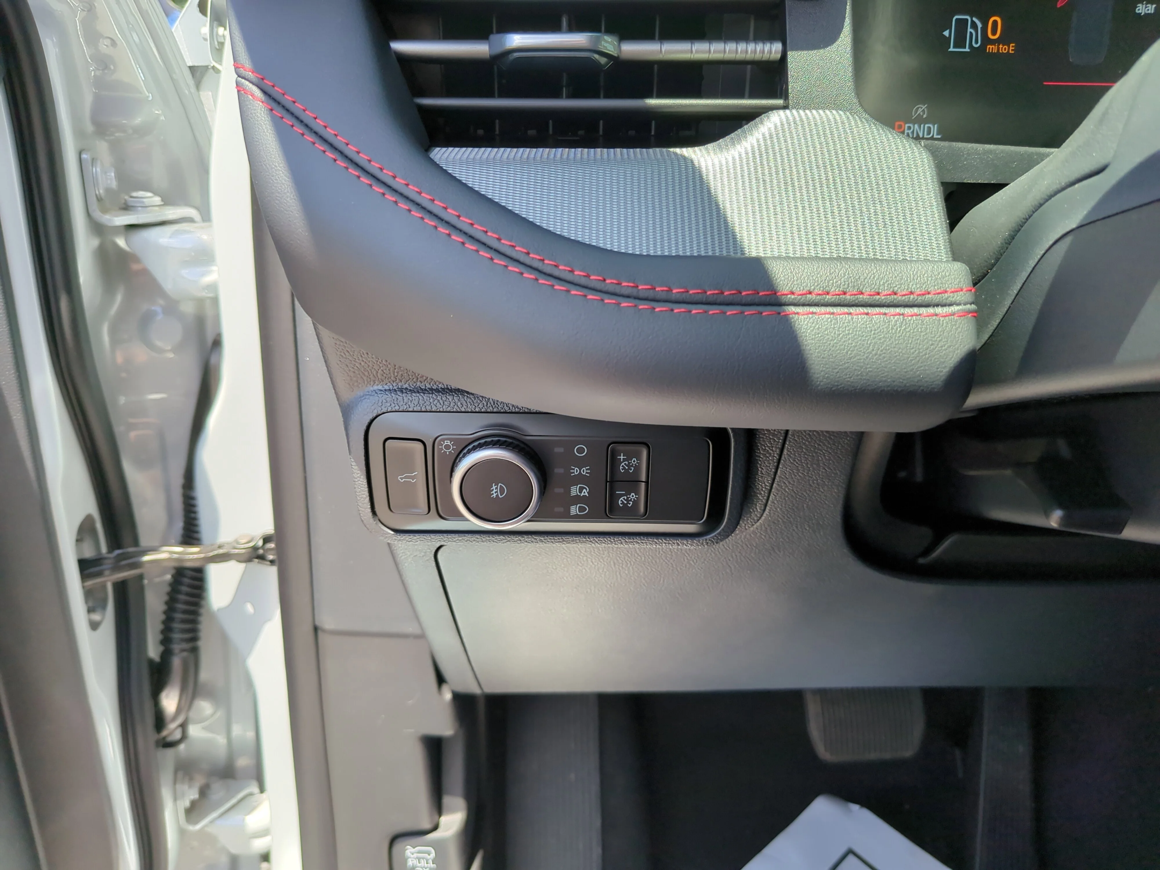 New 2026 Space White Metallic Ford ST-Line image 23