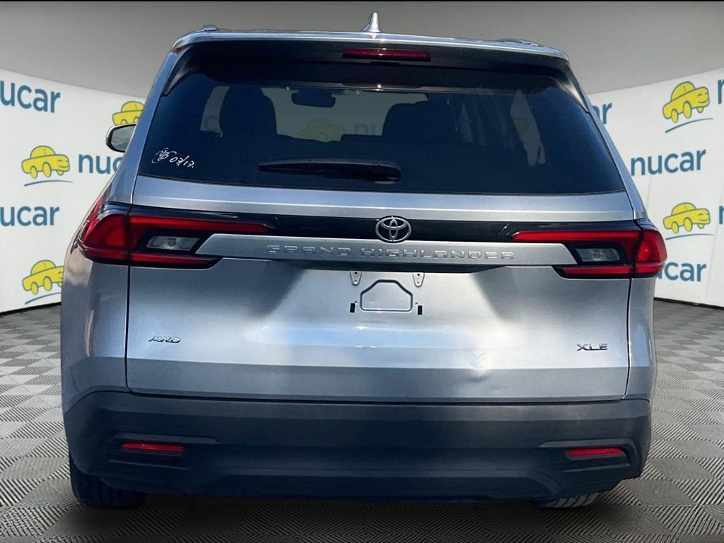 Used 2025 Silver Toyota XLE image 3