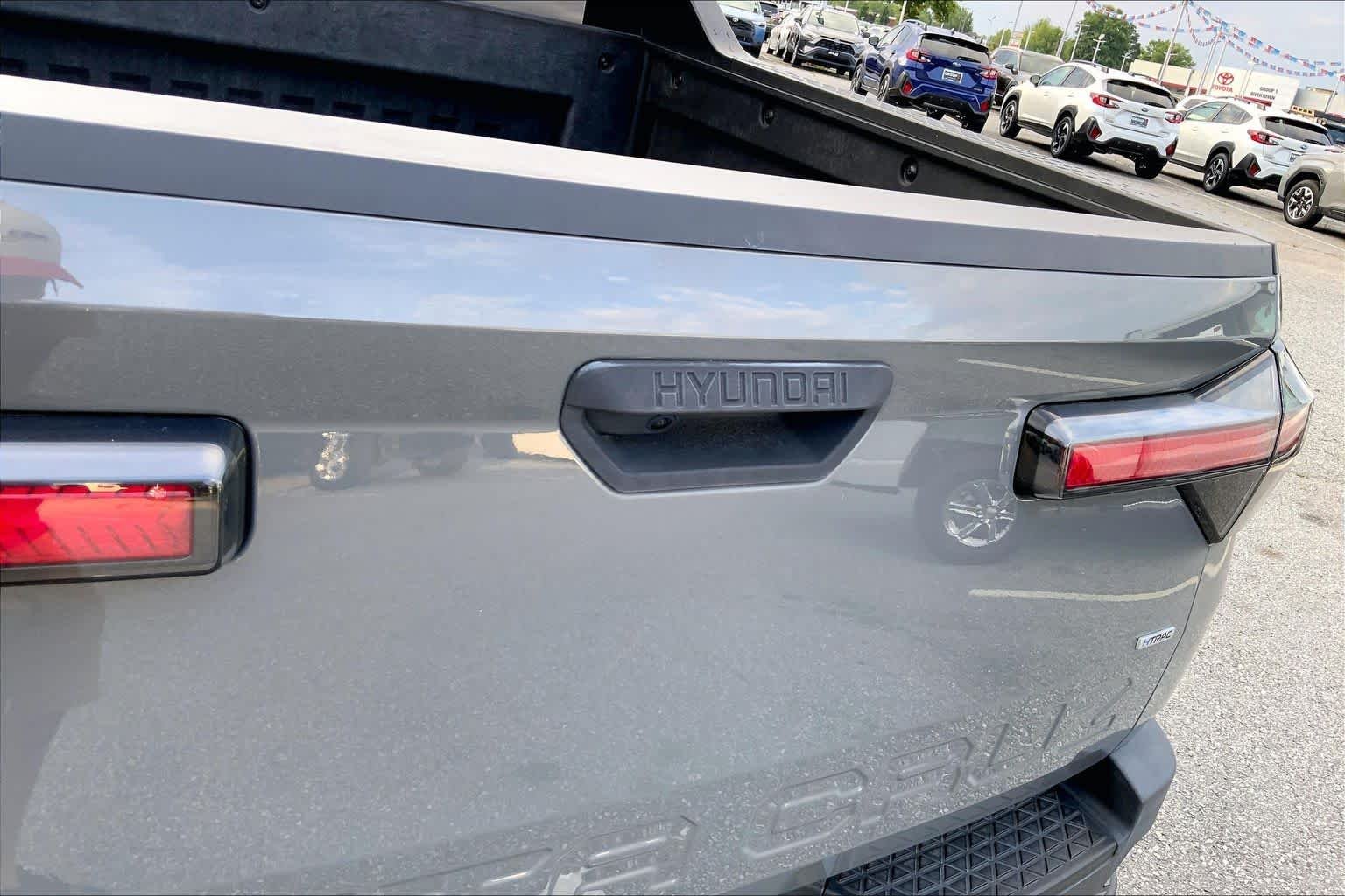 Used 2023 Hampton Gray Hyundai SEL image 30