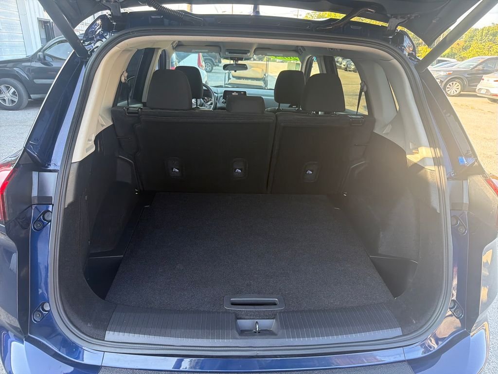 Used 2024 Blue Nissan SV image 9