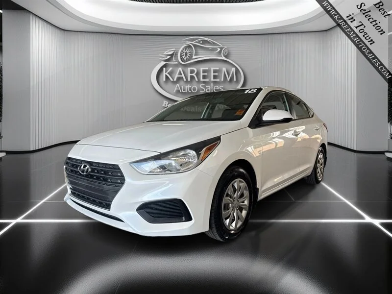 Used 2018 Frost White Pearl Hyundai SE image 1