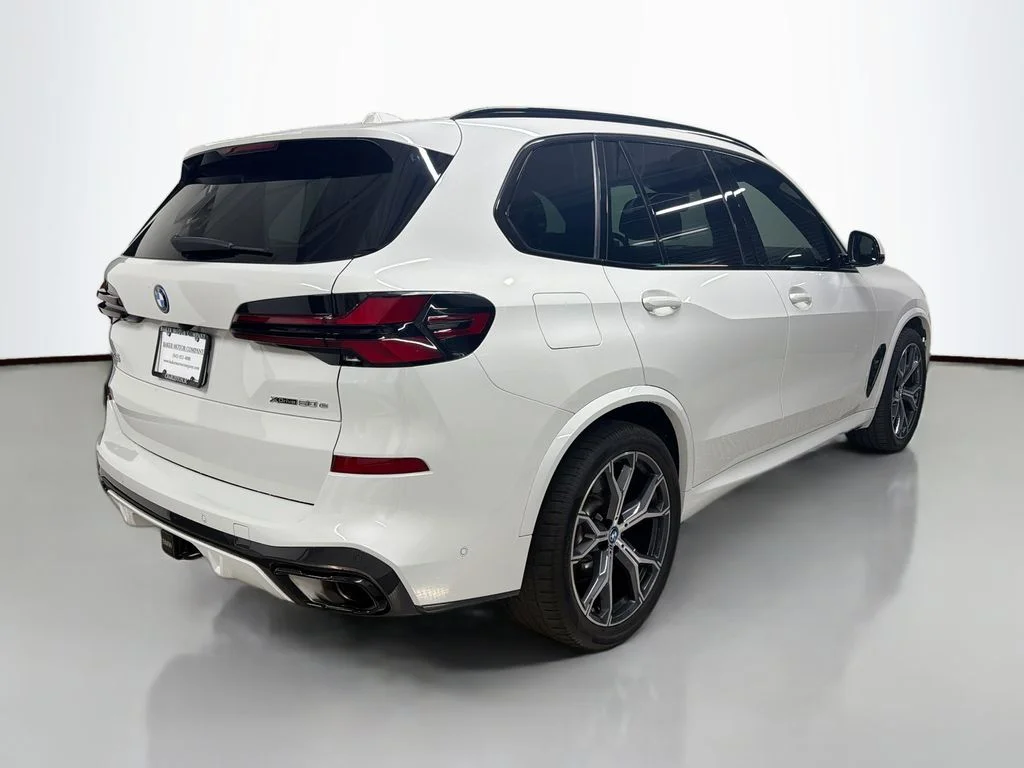 Used 2024 Alpine White BMW xDrive50e image 9