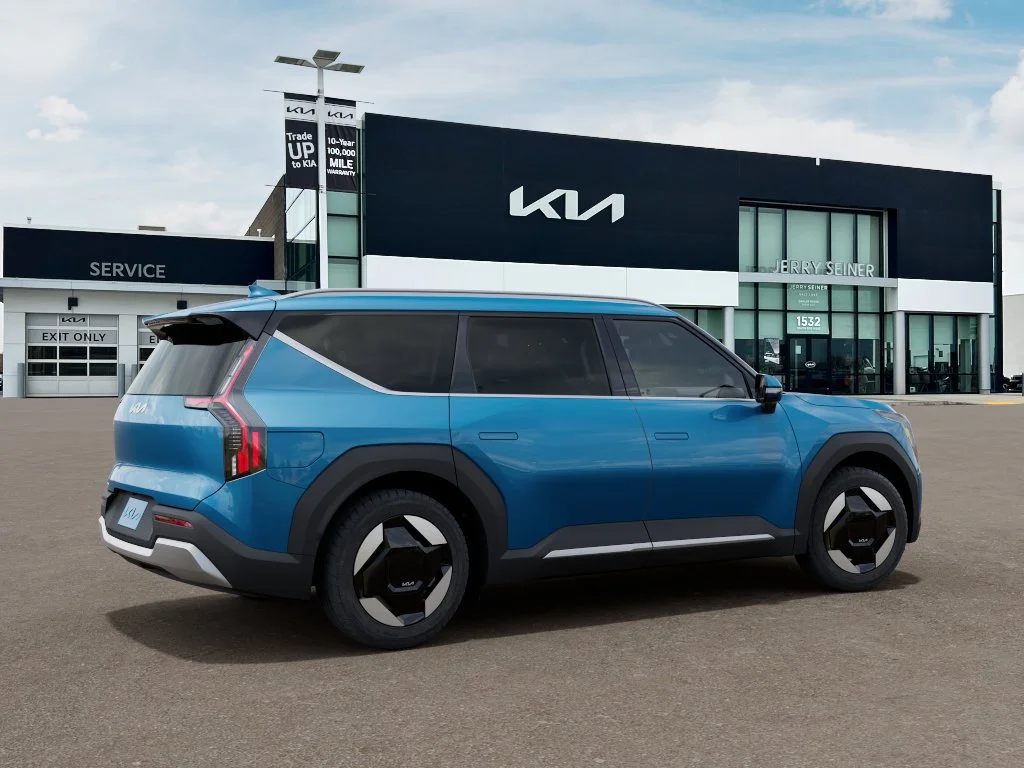 New 2026 Ocean Blue Kia Wind AWD image 6