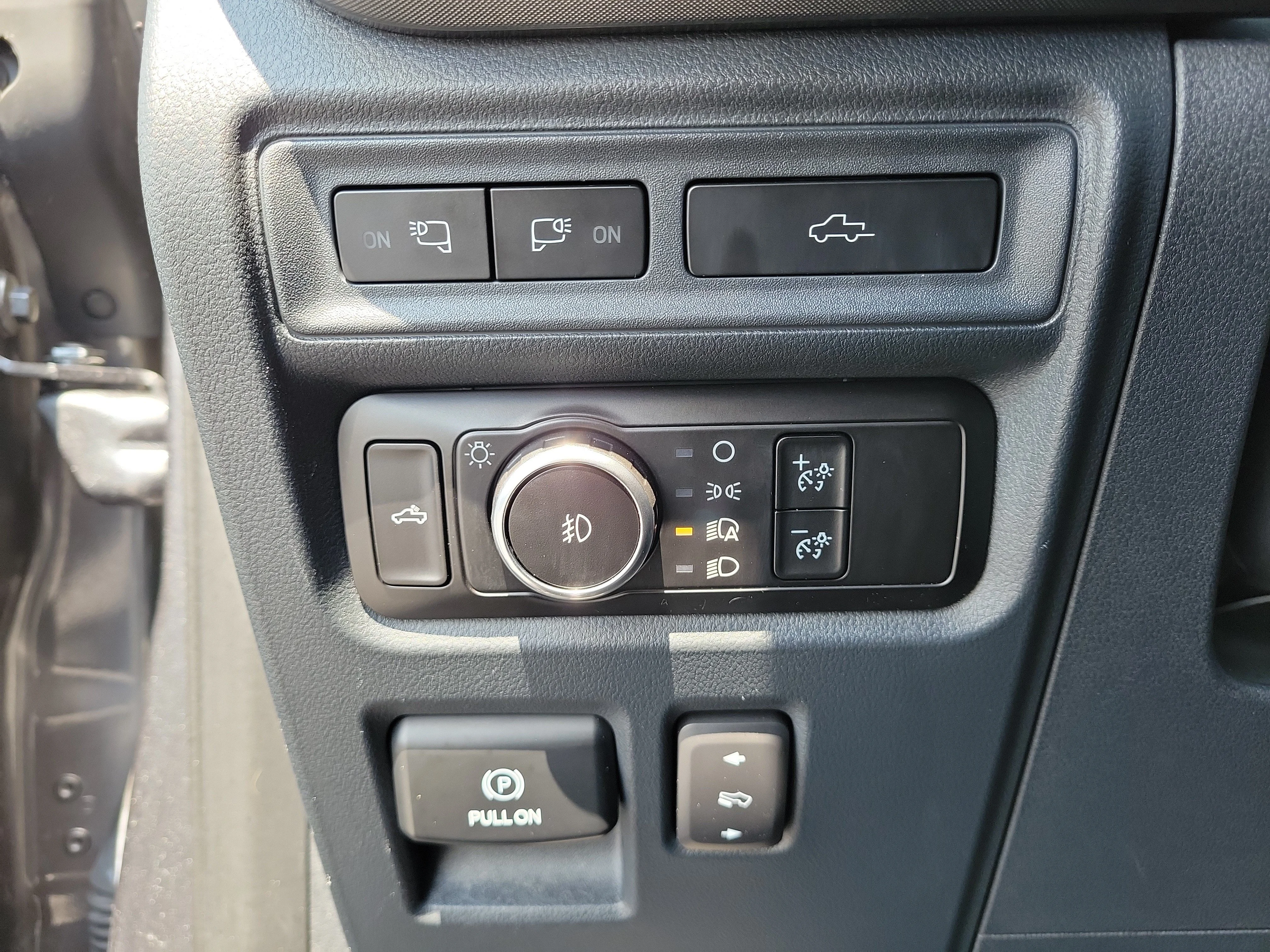 Used 2023 Gray Metallic Ford Tremor image 21