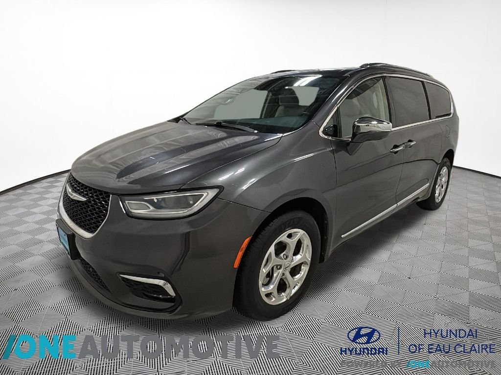 2021 Chrysler Pacifica Limited's photo