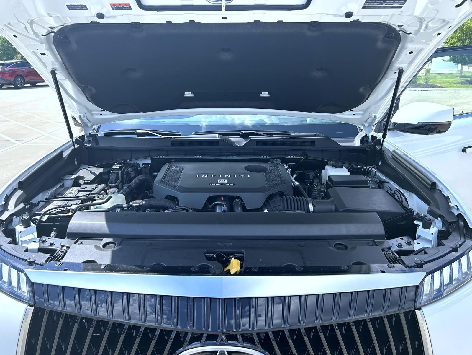 New 2027 RADIANT WHITE INFINITI Luxe 4WD image 26