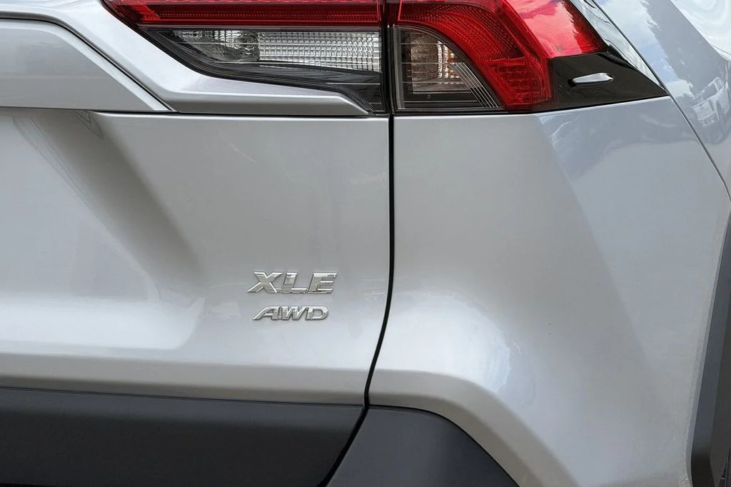 Used 2025 Silver Toyota XLE image 30