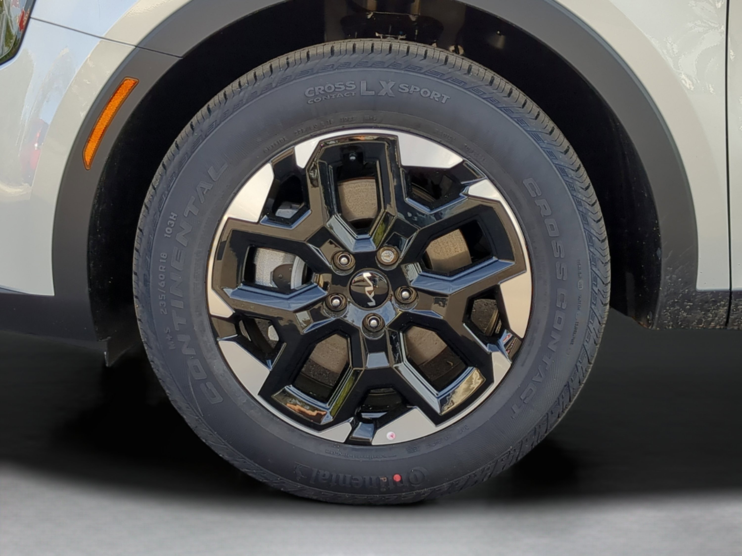 New 2026 Ivory Silver Kia S image 31