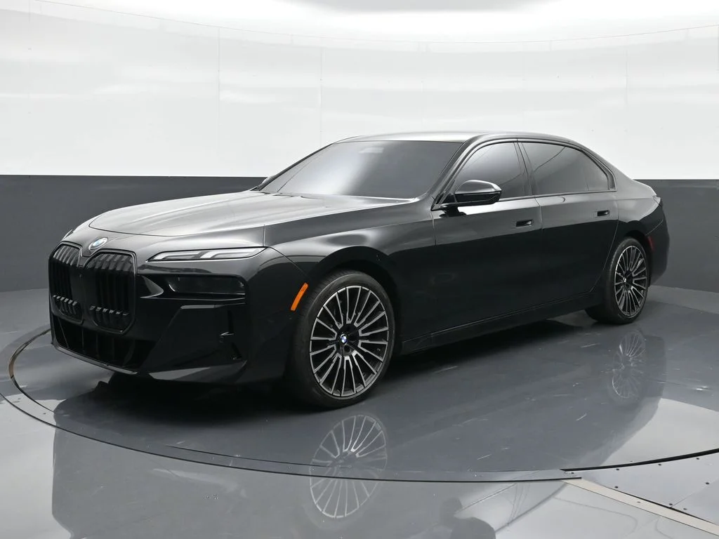 2026 BMW 7 Series 740i Sedan's photo