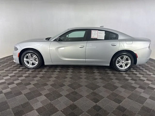 Used 2023 Silver Dodge SXT image 8