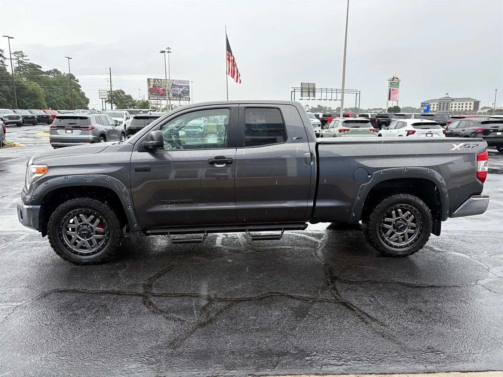 Used 2017 Gray Toyota SR5 5.7L V8 image 12