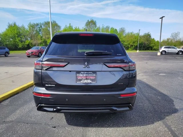 New 2026 Gray Mitsubishi SE image 5