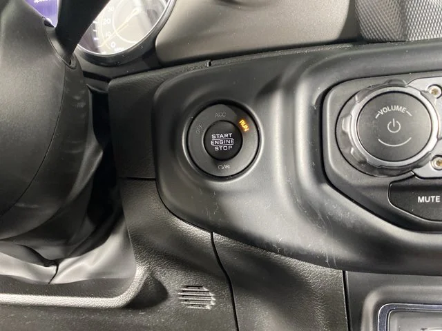 Used 2022 Black Jeep Sport S image 23
