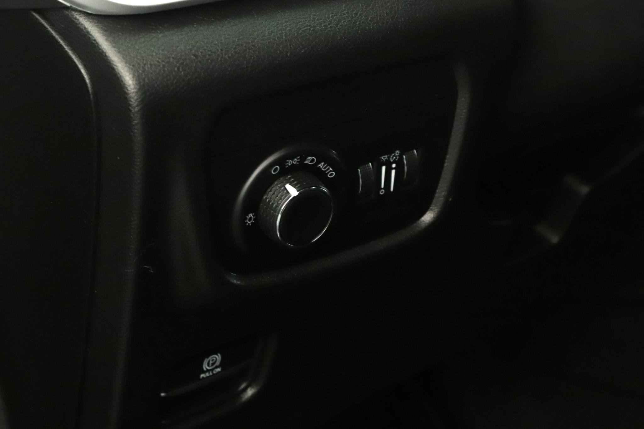 Used 2023 Baltic Gray Metallic Clearcoat Jeep Altitude 4x4 image 9