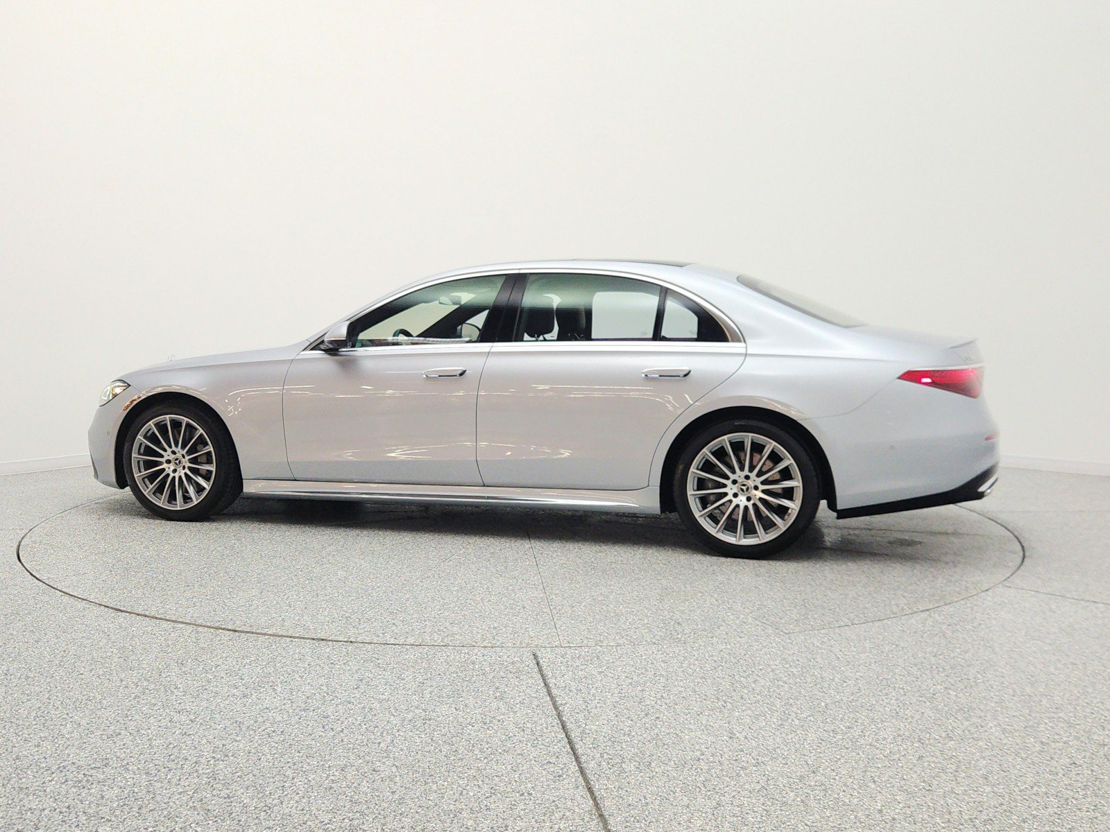 Certified Used 2022 Cirrus Silver Mercedes-Benz S 580 4MATIC® Sedan image 8
