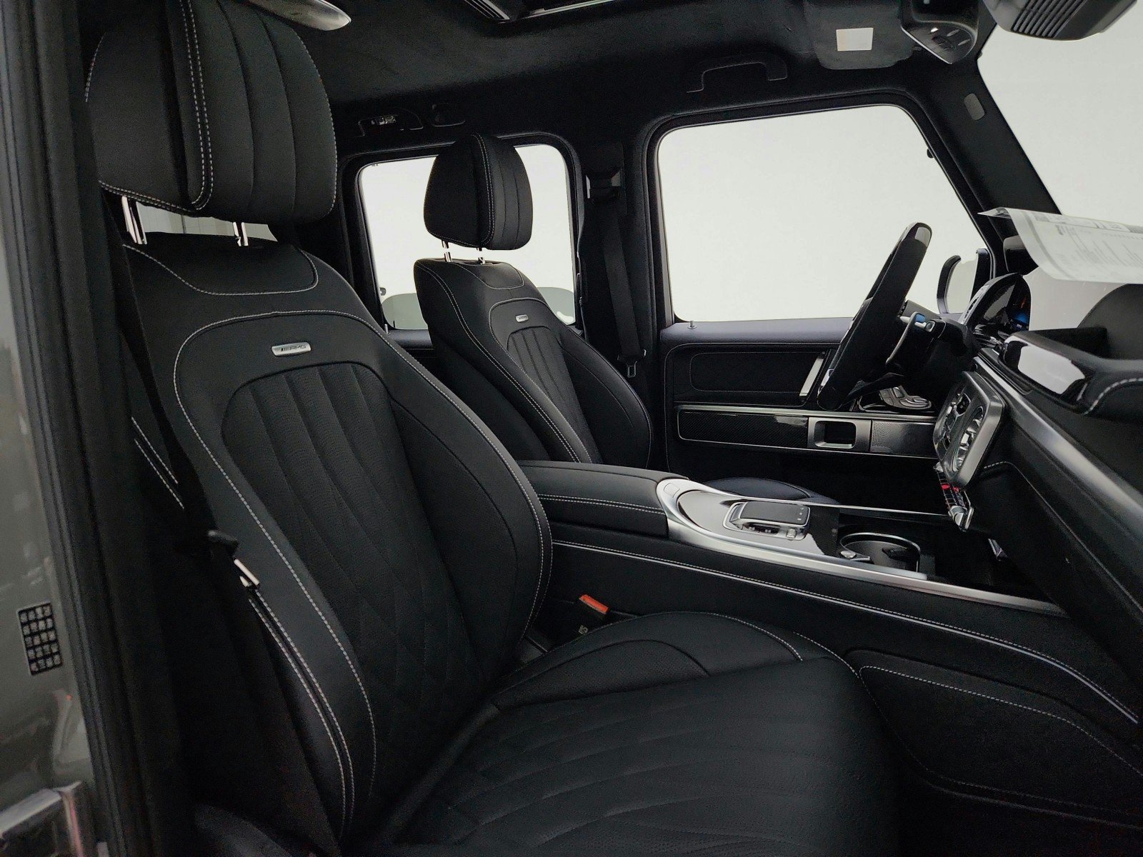 New 2027 MANUFAKTUR Arabian Grey Non- Metallic Mercedes-Benz AMG® G 63 SUV image 26