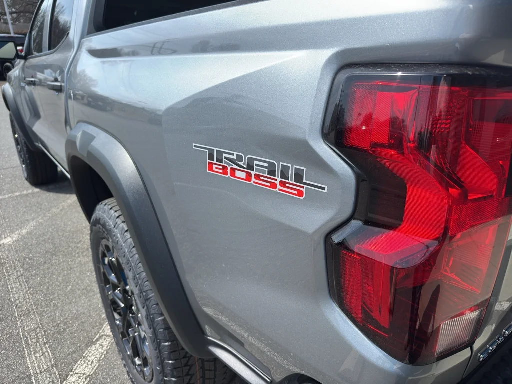 2026 Chevrolet Colorado Trail Boss - Photo 7