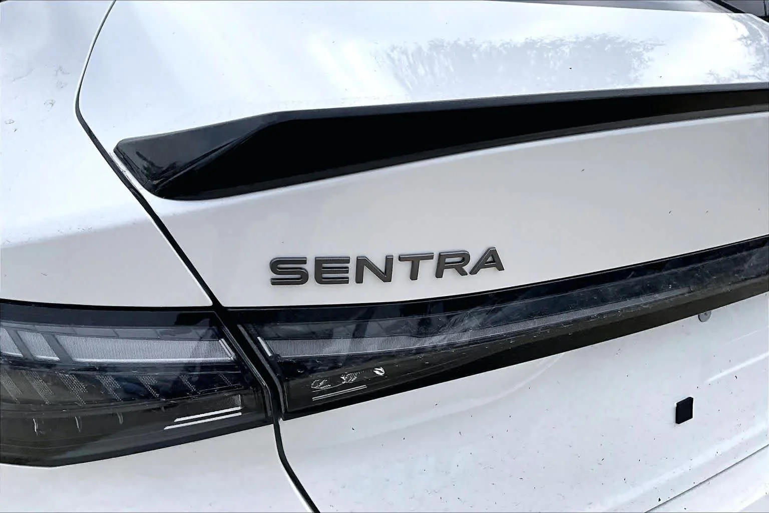 New 2026 Aspen White TriCoat / Super Black Two-tone Nissan SR image 8