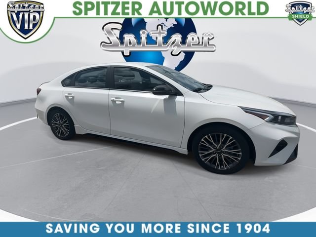 Used 2023 White Kia GT-Line image 10