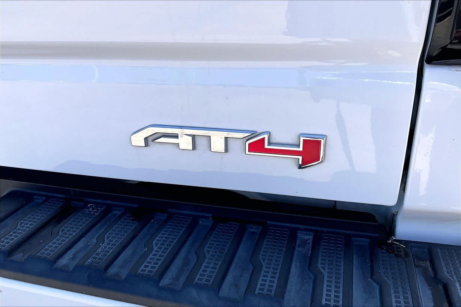 Used 2021 SUMMIT WHITE GMC AT4 image 31