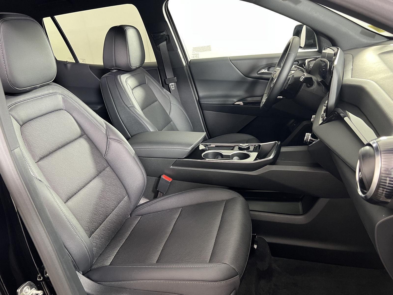 Used 2026 Mosaic Black Metallic Chevrolet AWD LT image 30