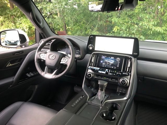 New 2026 White Pearl Lexus 600 Luxury image 14