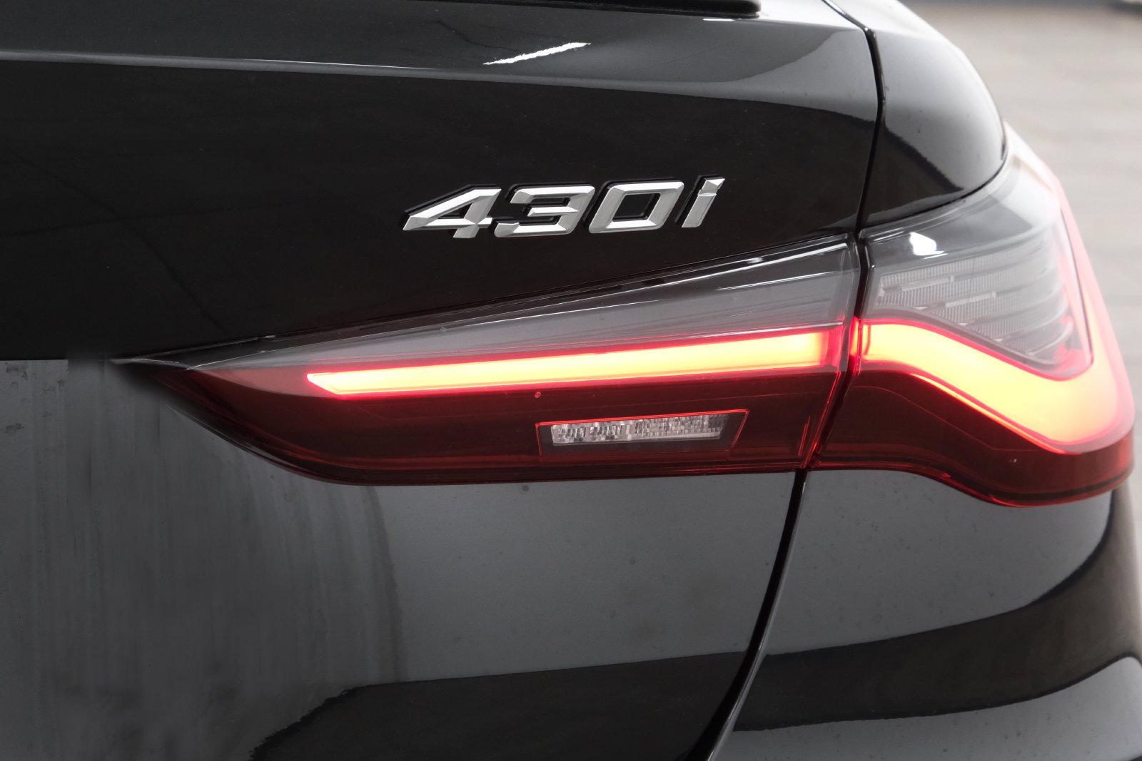 New 2027 Black Sapphire Metallic BMW 430i xDrive image 6