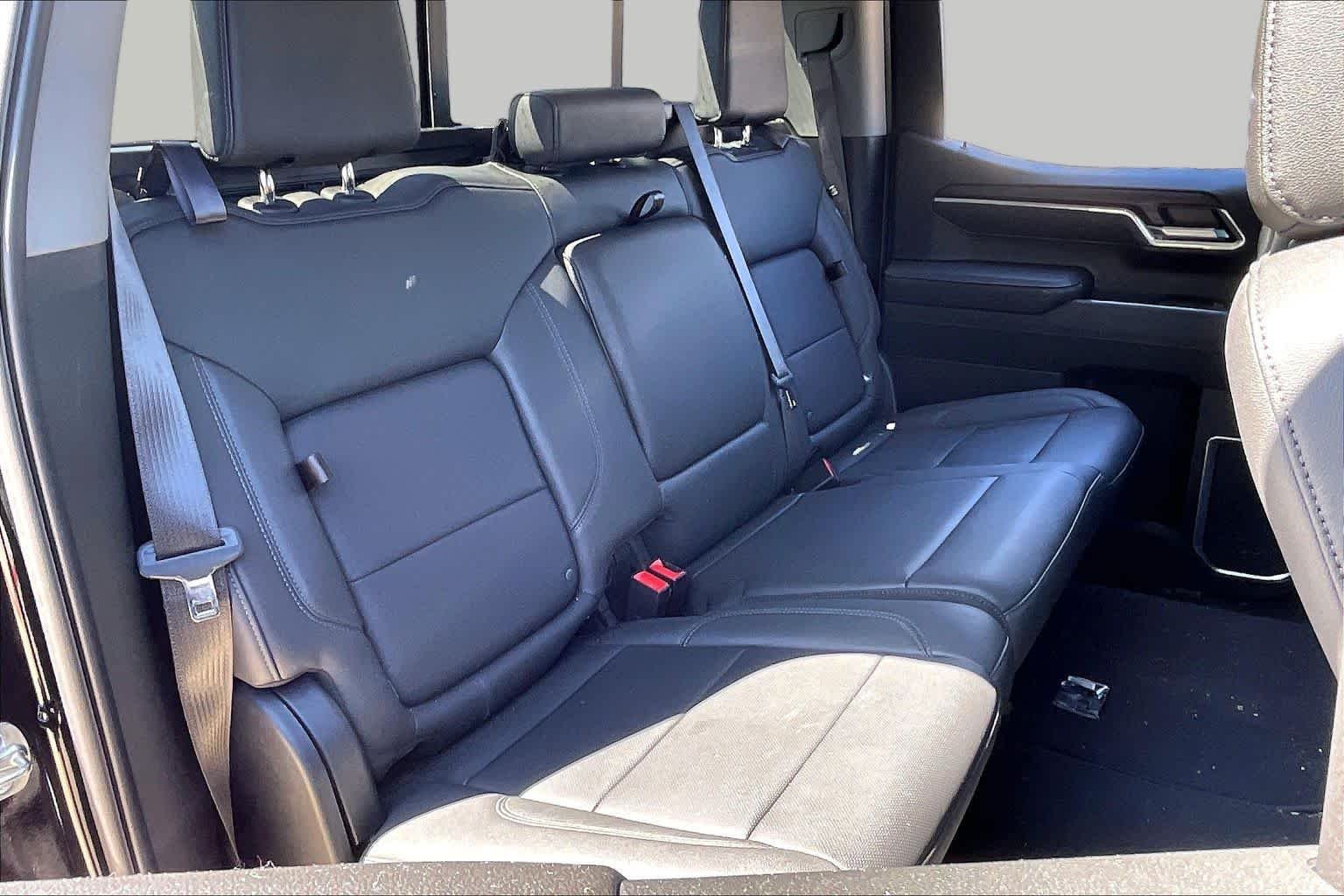 Used 2026 Onyx Black GMC SLT image 20