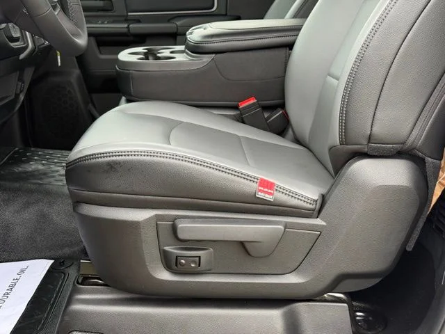 2026 RAM 3500 Chassis Tradesman - Photo 14