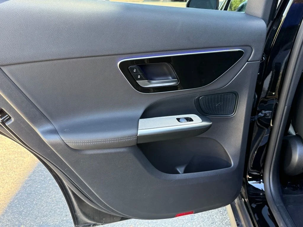 Used 2026 Black Mercedes-Benz GLC 300 image 23
