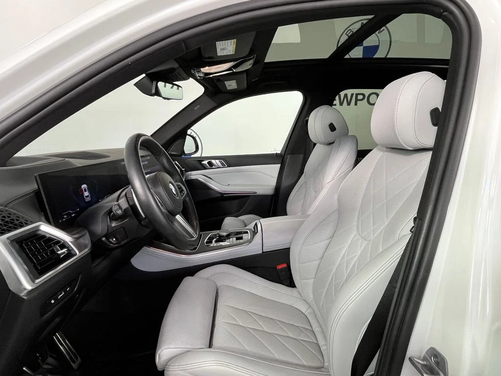 Certified Used 2025 Alpine White BMW xDrive40i image 21
