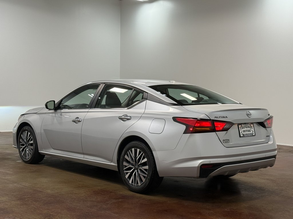 2024 Nissan Altima 2.5 SV photo 3