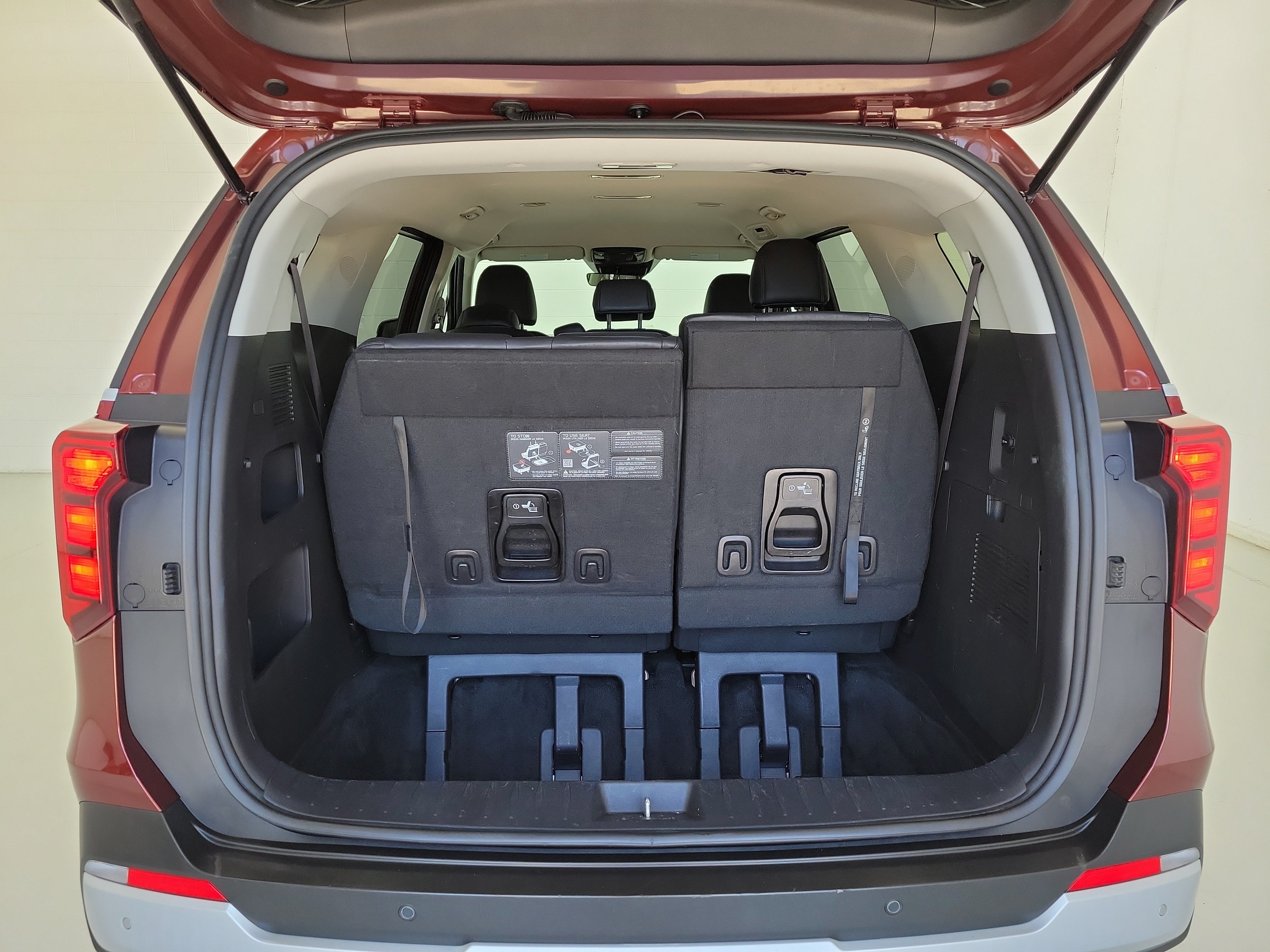 Used 2025 Flare Red Kia LXS image 10