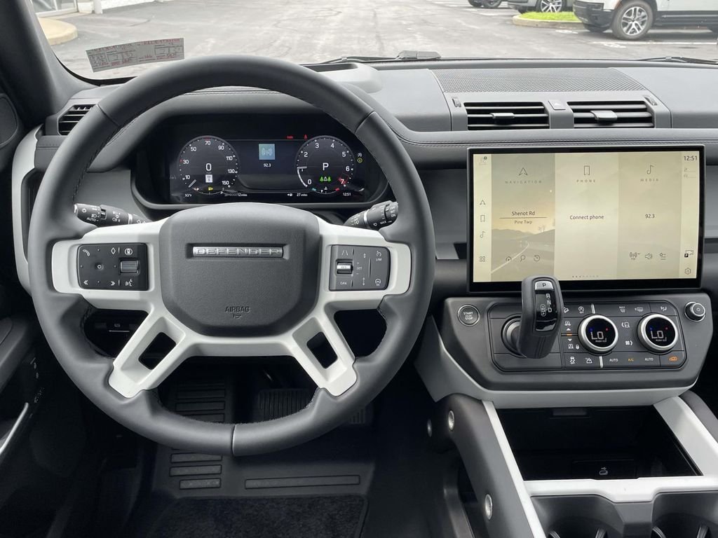 New 2026 Woolstone Green Land Rover X-Dynamic SE image 22