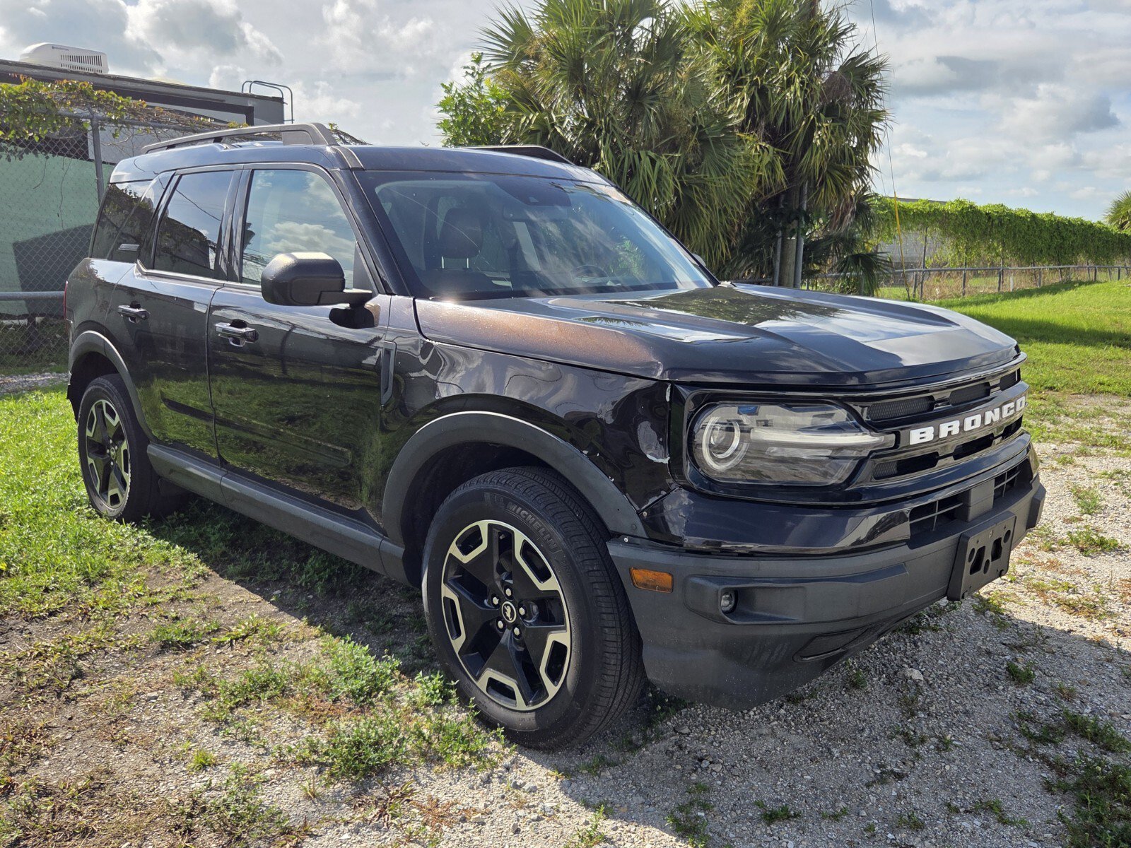 Used 2021  Ford Outer Banks image 2
