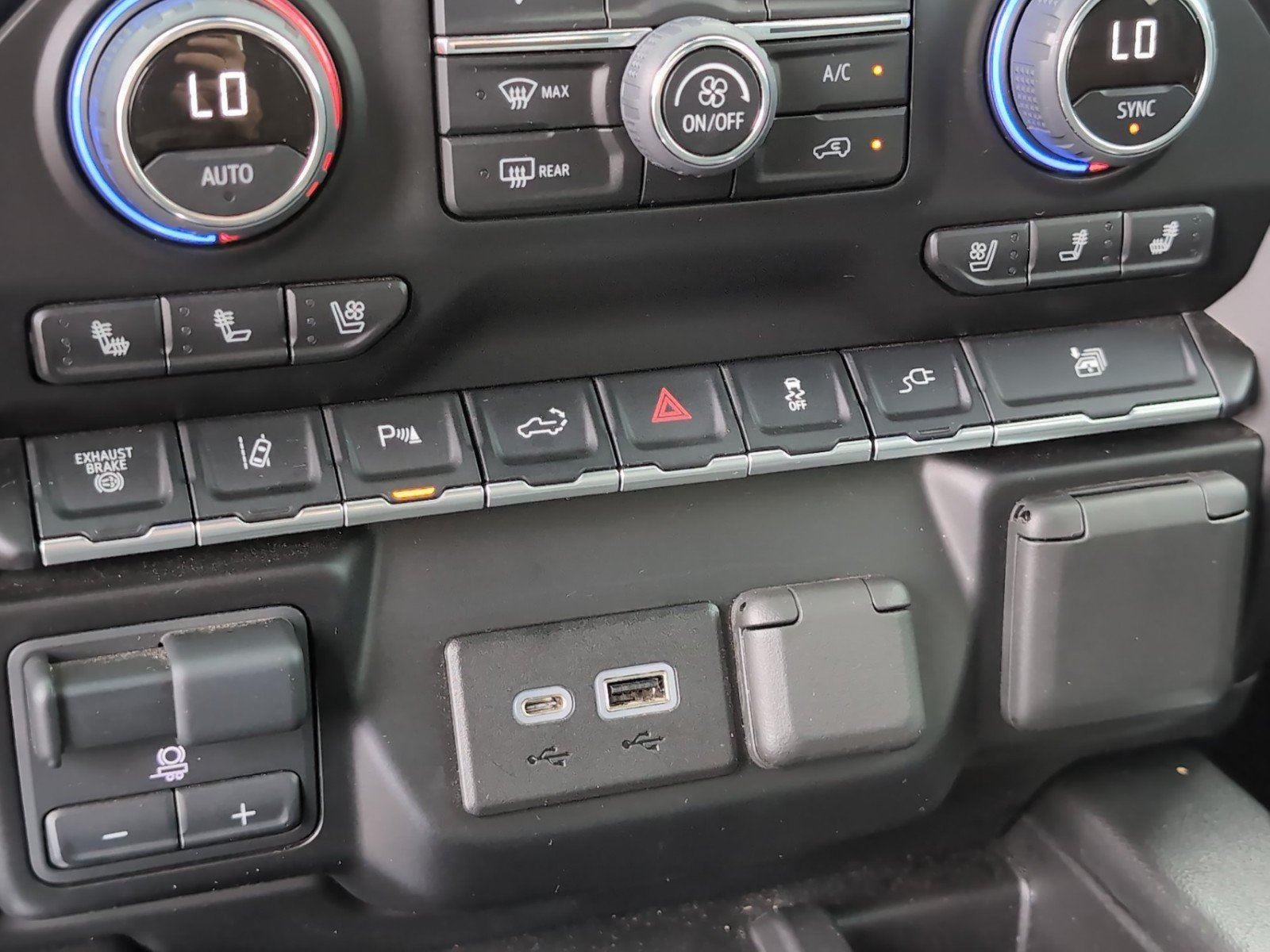 Used 2022 Northsky Blue Metallic Chevrolet High Country image 26