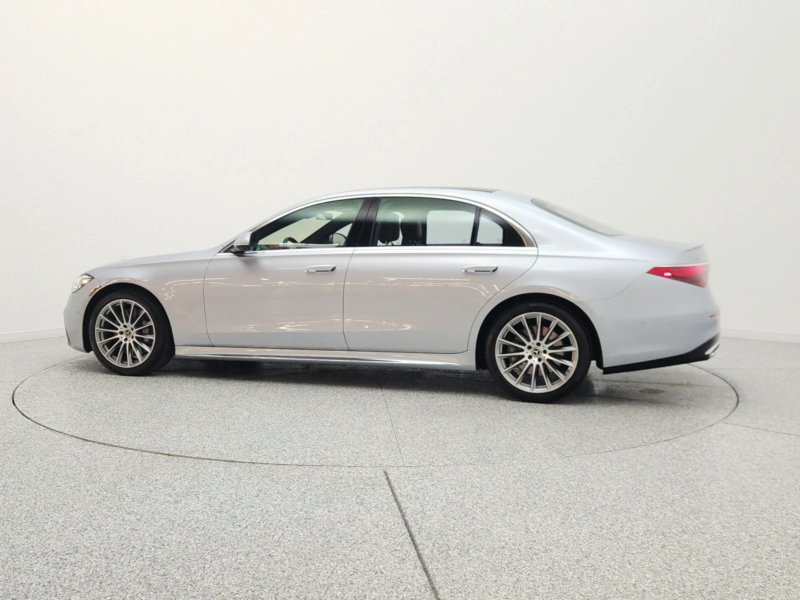 Certified Used 2022 Cirrus Silver Mercedes-Benz S 580 4MATIC® Sedan image 8