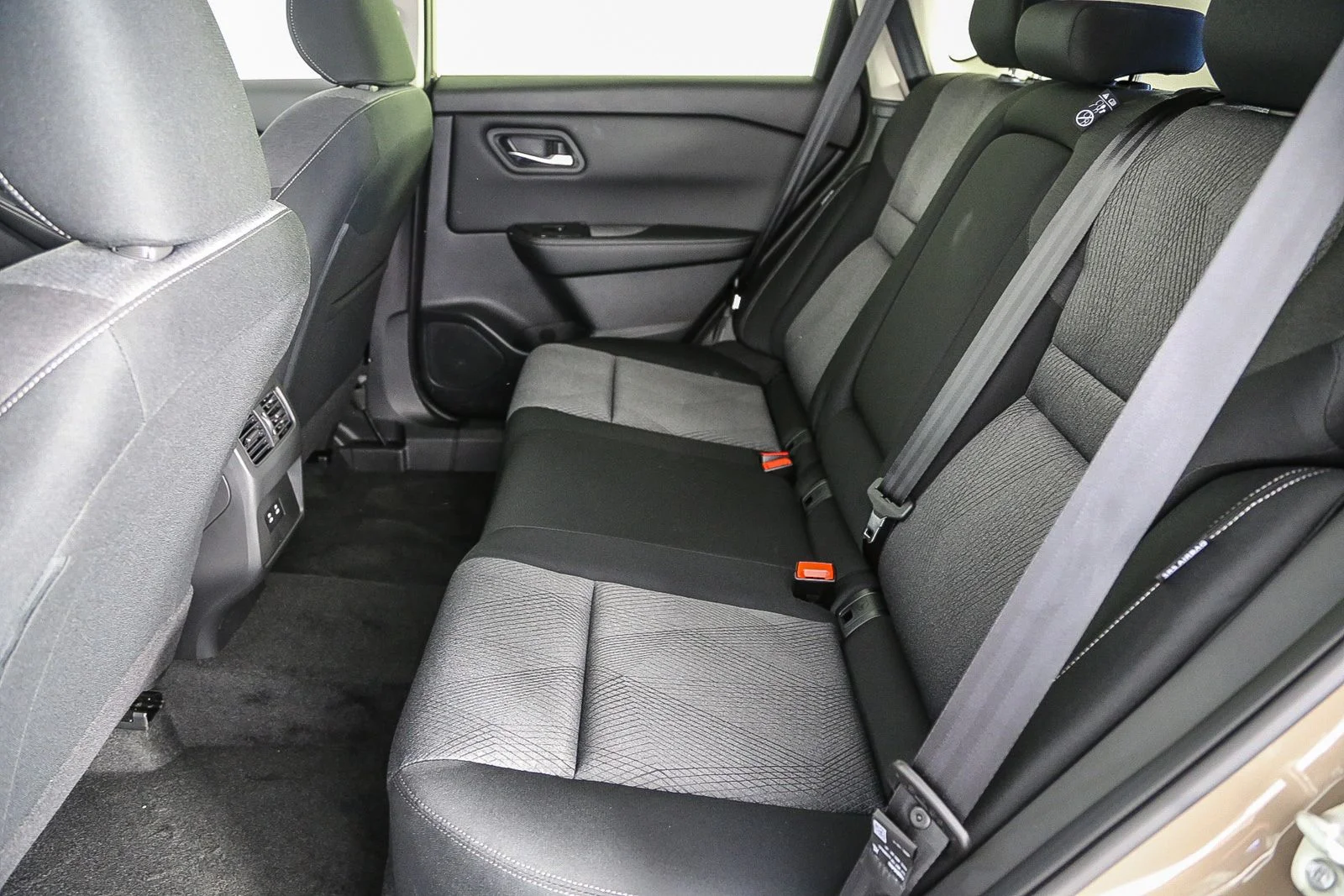 2025 Nissan Rogue SV - Photo 20