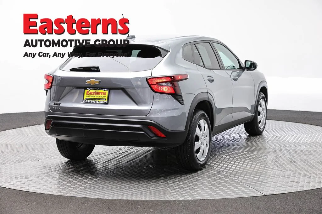 Used 2024 Gray Chevrolet LS image 5
