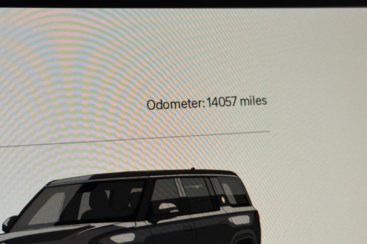 Used 2025 BLACK Rivian Adventure image 24