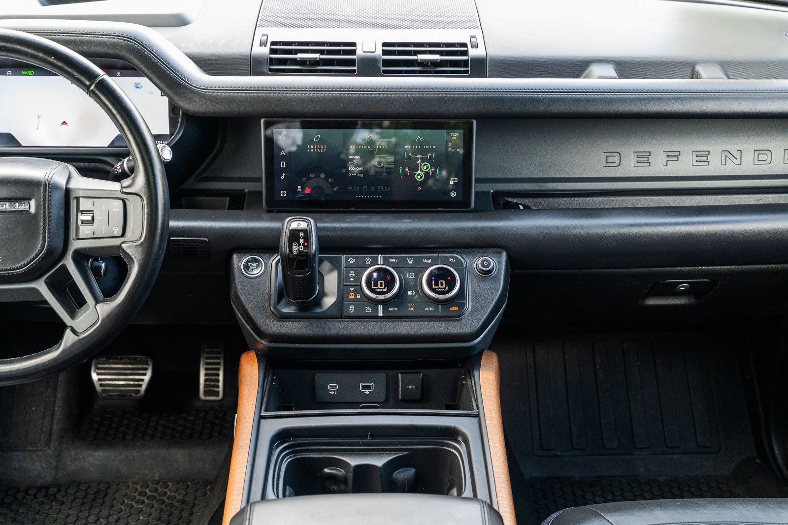 Used 2021  Land Rover X image 35