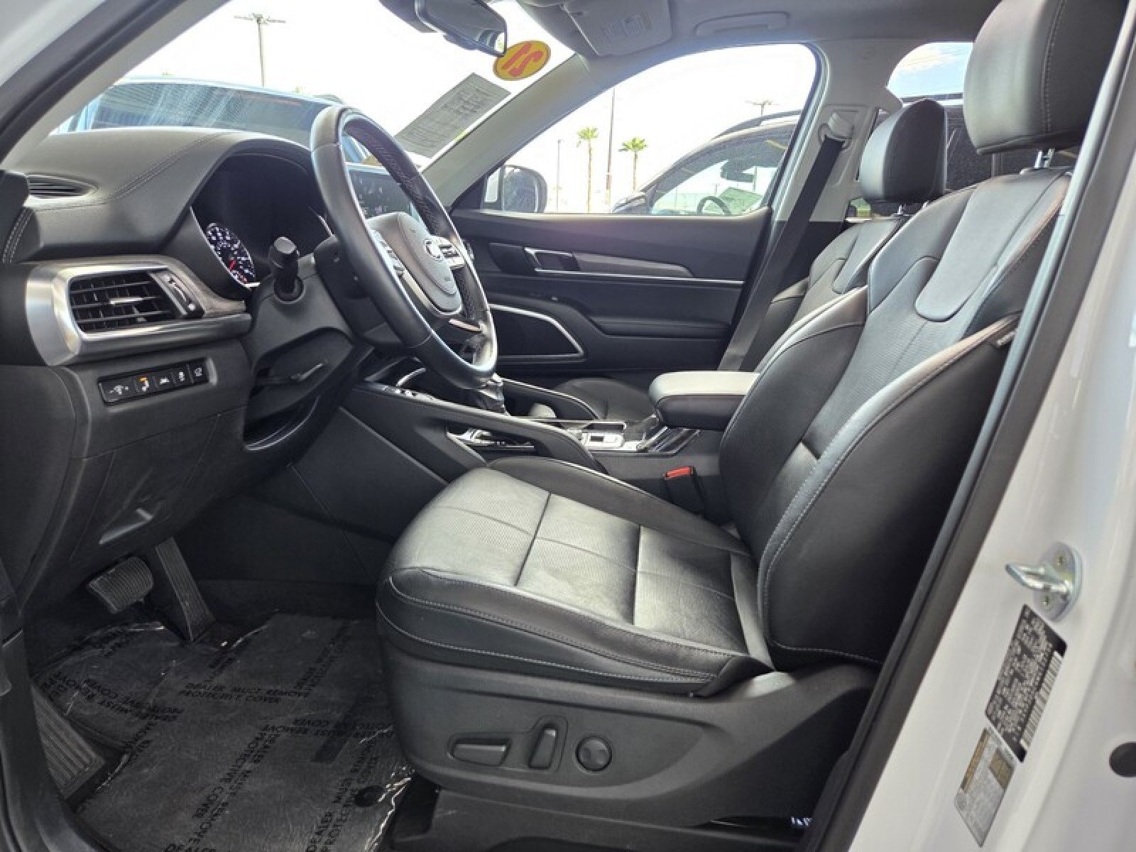 Used 2021 Glacial White Pearl Kia EX image 13