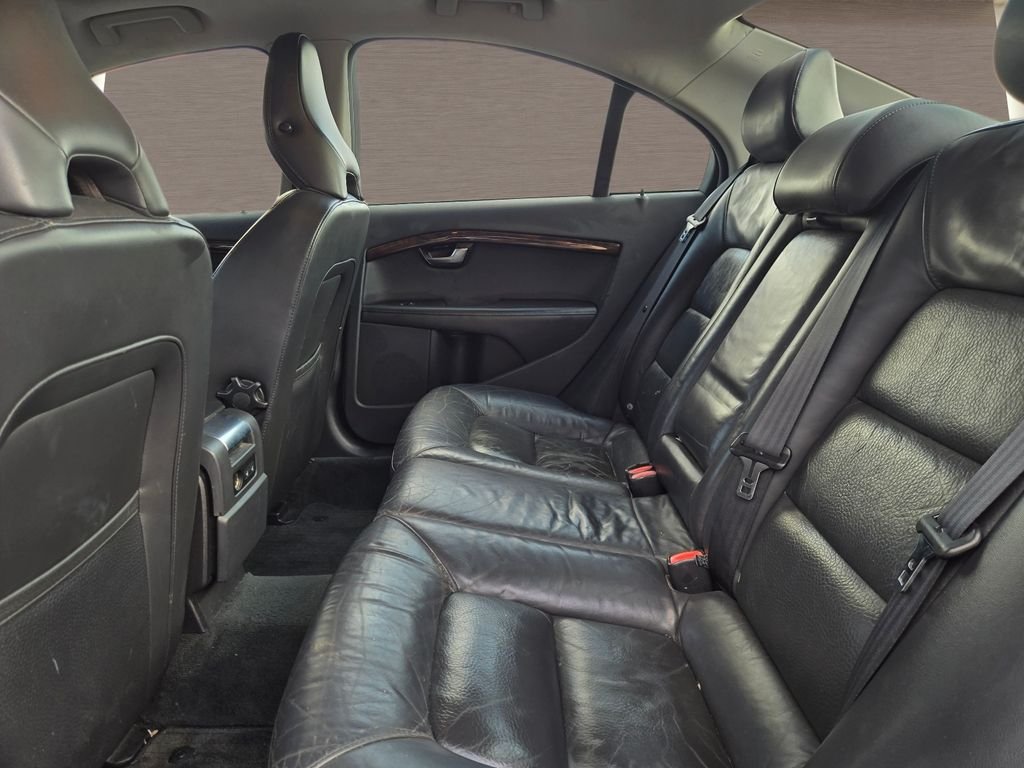 Used 2012 White Volvo 3.2 image 12