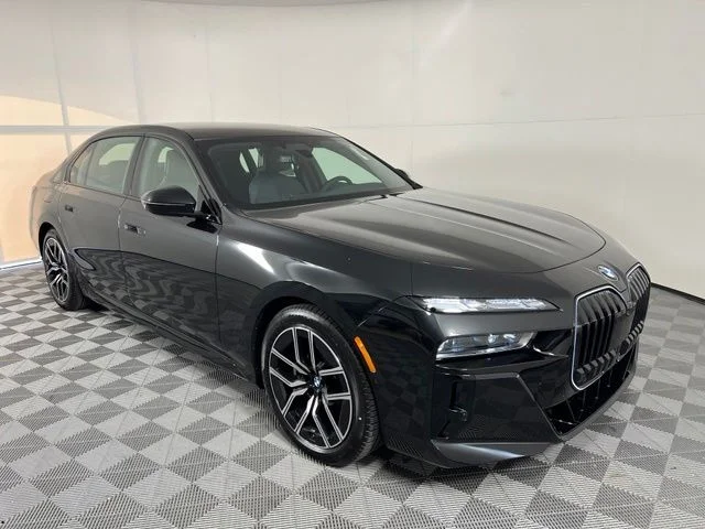2026 BMW 740i 740i