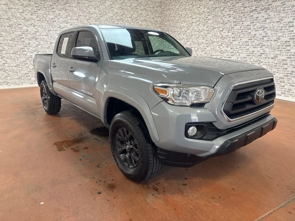 Used 2020 Cement Toyota SR5 image 1