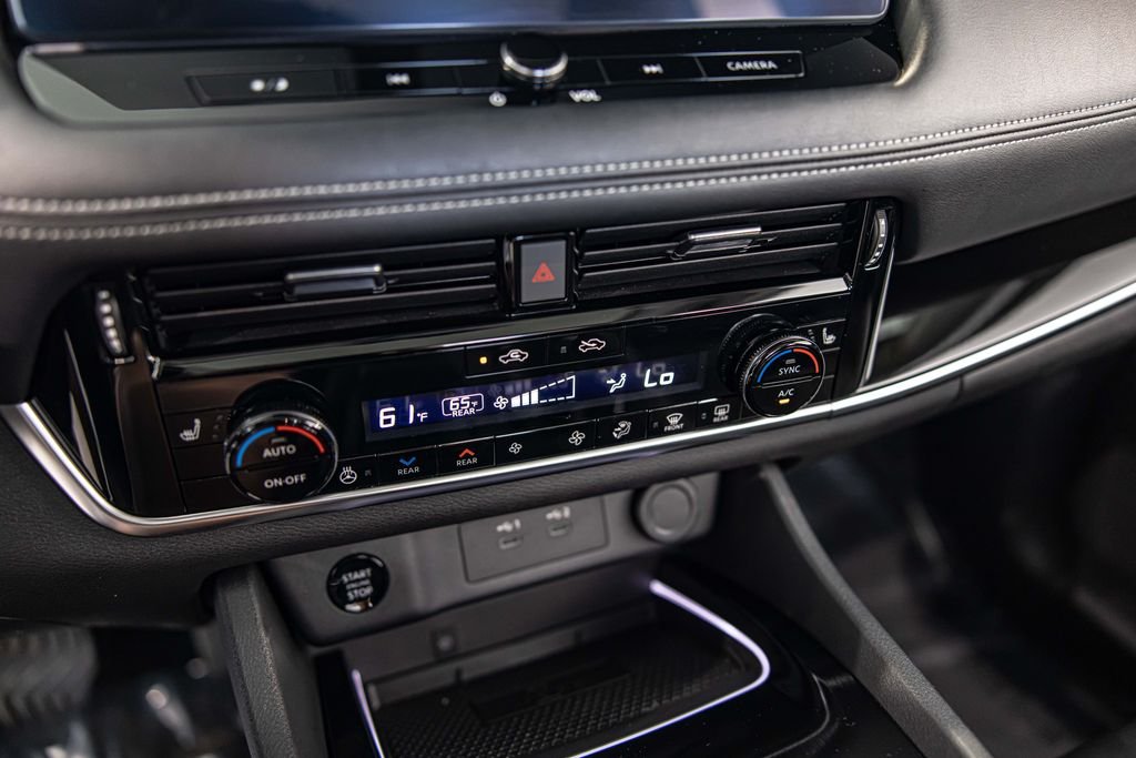 Used 2025 Black Nissan SL image 29